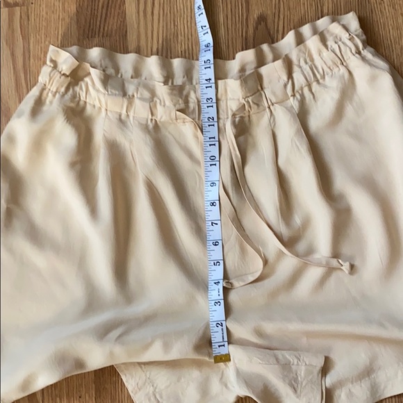 High waisted silk pleated shorts - Picture 11 of 11